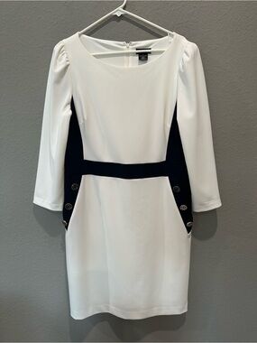 DKNY crepe shift dress off white with dark navy trim flattering style Sz 14
